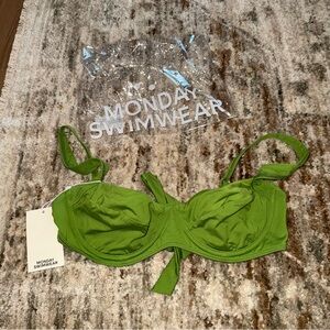 New Monday Swimwear Sorrento Green Bikini Top Size Medium
